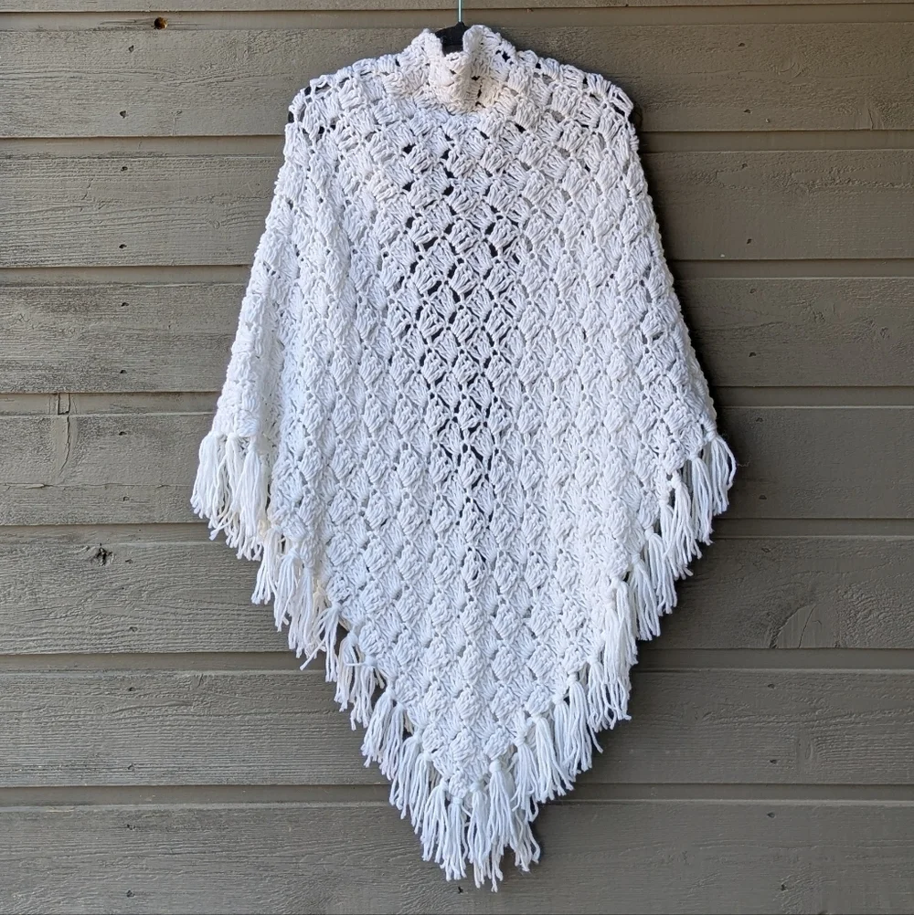 Vintage Handmade Open Macrame Crochet XLarge White Triangle Scarf Shawl Fringe